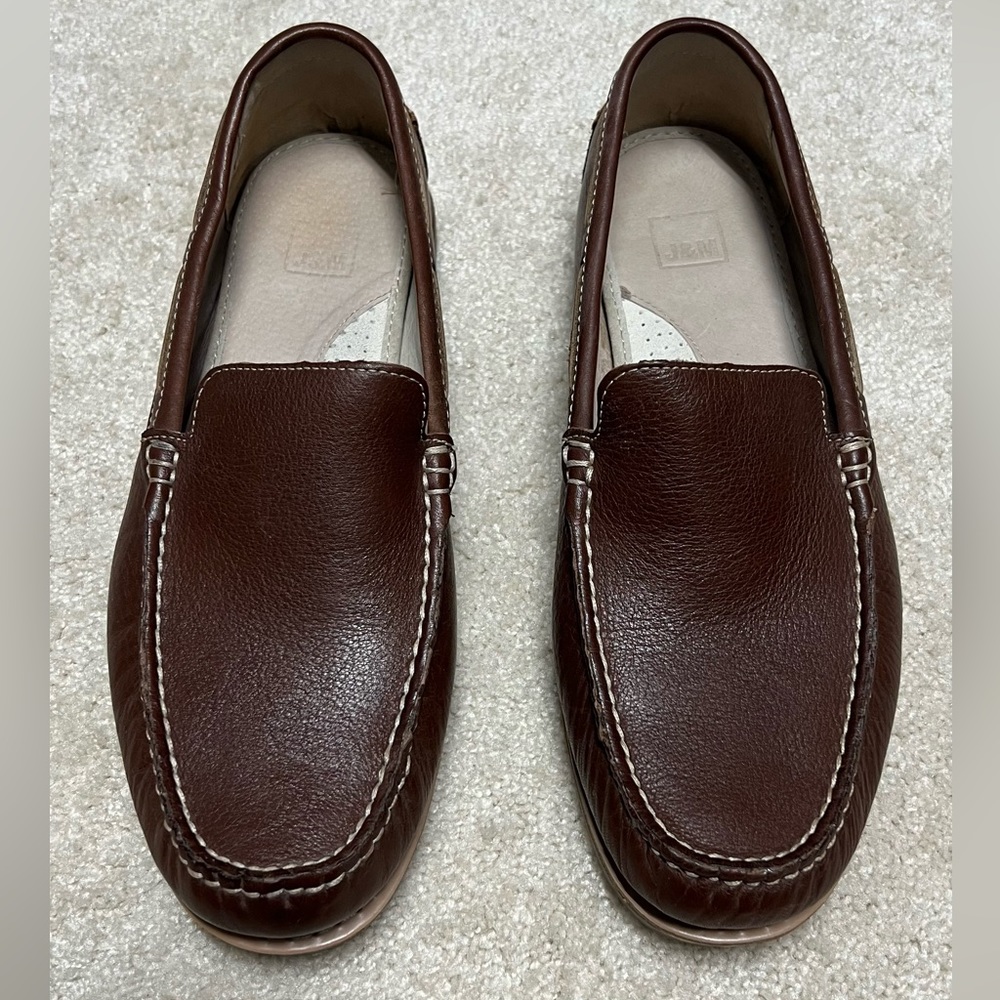 Gently used Johnston and Murphy men’s tri-colored loafers. Size 11.